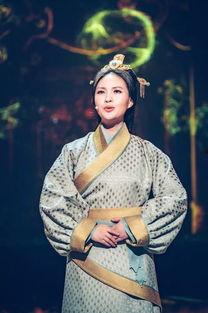 雷佳最新爆料娱乐圈,娱乐圈幕后真相大揭秘！